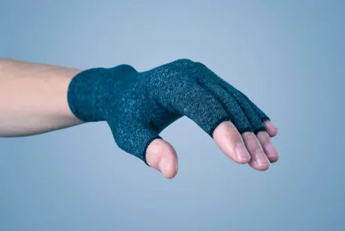 Best Gloves for Arthritis – Reviews 2023 (Updated)